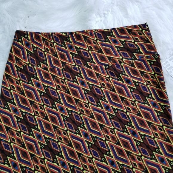 NWT Lularoe Geometric Print Cassie Pencil Skirt Size Large - Picture 2 of 6